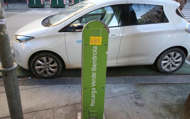 Poste de recarga eléctrica.