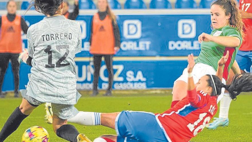 Mendizorroza vivió una fiesta con la selección vasca.