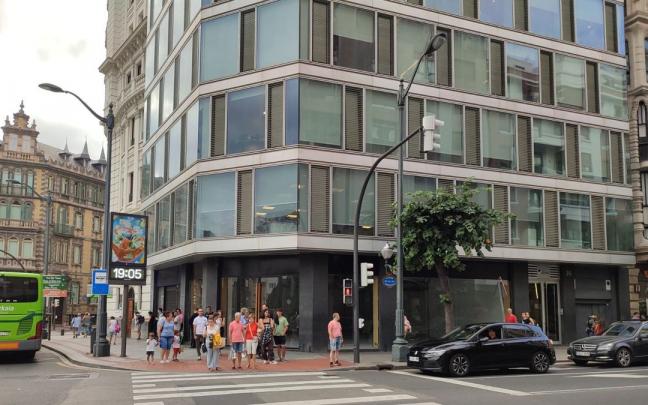 La marca internacional de cafeter&iacute;as se traslada a un local de 270 metros cuadrados en la Plaza Moy&uacute;a de Bilbao