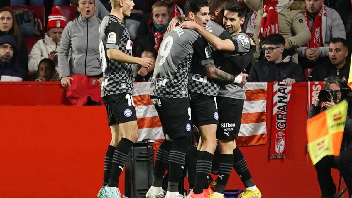 Jugadores del Alavés en Granada