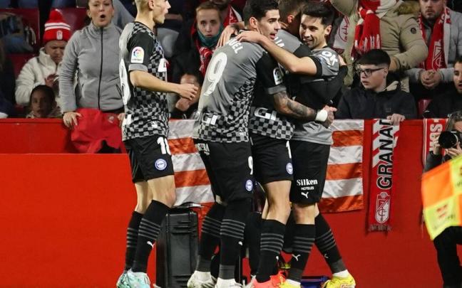 Jugadores del Alavés en Granada
