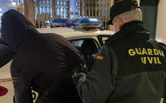 Momento de la detenci&oacute;n en Cortes.