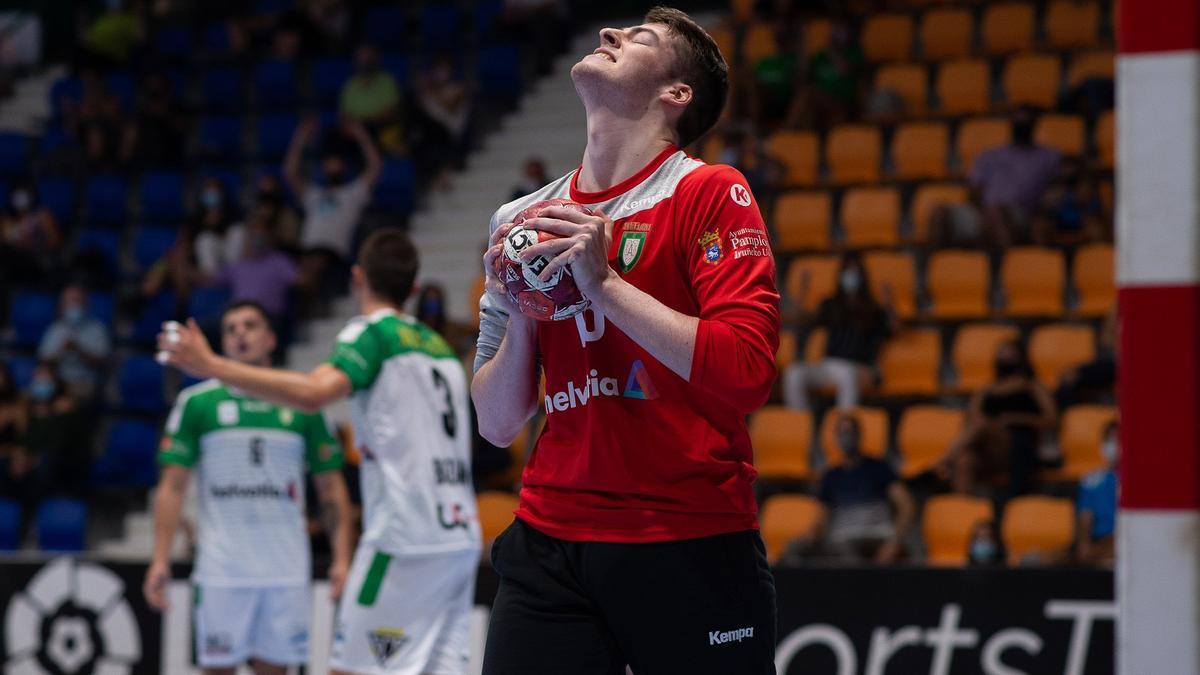 Marcos Cancio celebra una victoria en Anaitasuna.