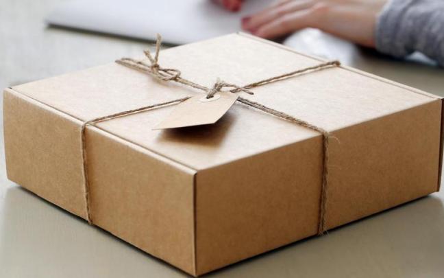 Un paquete preparado para ser entregado.