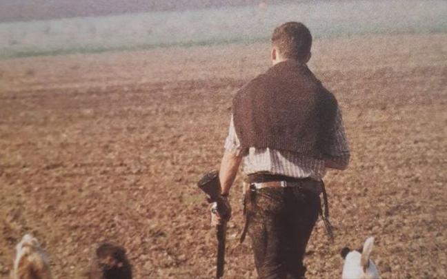 Un cazador ajeno a esta información. Un cazador ajeno a esta información.