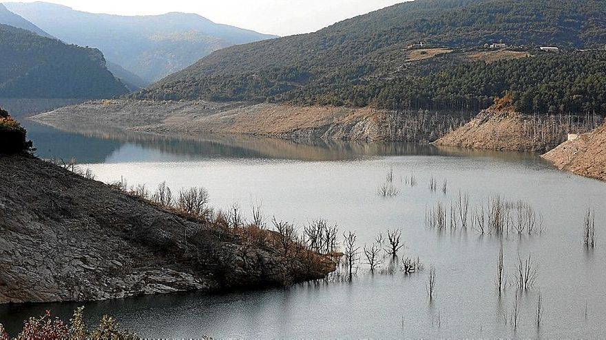 Sequía del río Irati en el pantano de Itoiz, en una imagen de archivo de octubre de 2021.