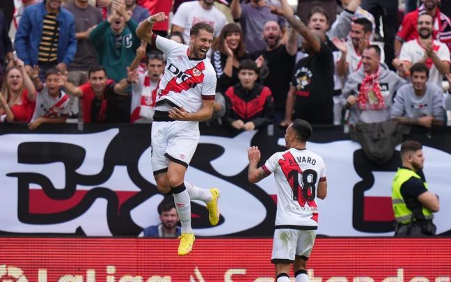 Lejeune celebra uno de los goles que marcó el pasado sábado al Cádiz Lejeune celebra uno de los goles que marcó el pasado sábado al Cádiz