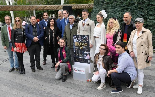 Representantes de 'BilbaoCentro' junto con diseñadores y comerciantes en la presentación de 'Bilbao Fashion City' Representantes de 'BilbaoCentro' junto con diseñadores y comerciantes en la presentación de 'Bilbao Fashion City'