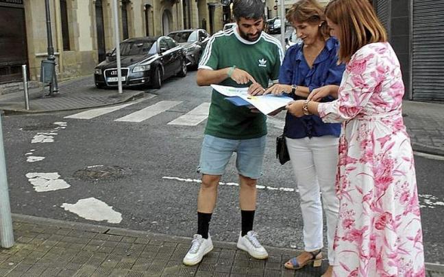 Responsables municipales en el punto de arranque de las obras. Responsables municipales en el punto de arranque de las obras.