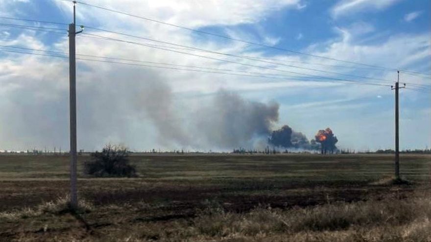 Imagen de la explosión en la base aérea de Saki.