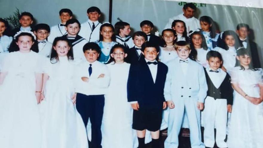 Una de las comuniones que ofició José Antonio junto a Beni en la década de los 80 en Vitoria