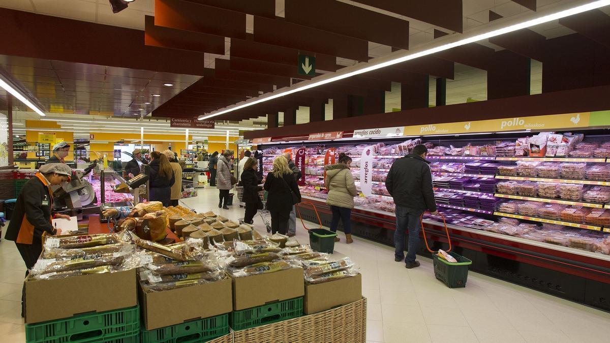 Clientes en un supermercado Mercadona