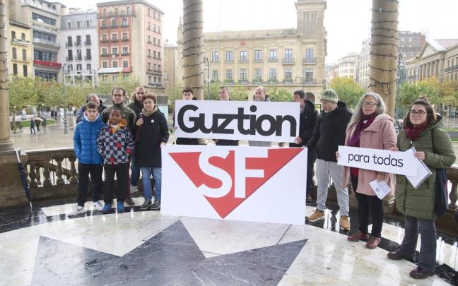 ‘Guztion SF–Sanfermines para todas’ se ha presentado este martes 29 de noviembre en el kiosko de la Plaza del Castillo, coincidiendo con la festividad de San Saturnino. ‘Guztion SF–Sanfermines para todas’ se ha presentado este martes 29 de noviembre en el kiosko de la Plaza del Castillo, coincidiendo con la festividad de San Saturnino.