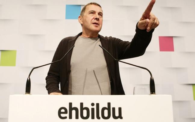 El coordinador general de EH Bildu, Arnaldo Otegi, durante una reciente comparecencia en Donostia. El coordinador general de EH Bildu, Arnaldo Otegi, durante una reciente comparecencia en Donostia.