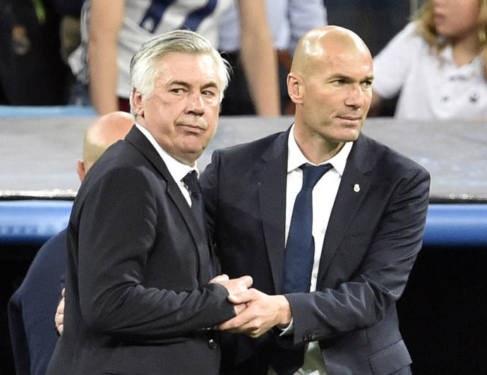 Ancelotti, con Zidane, cuando el francés era su segundo en el Madrid