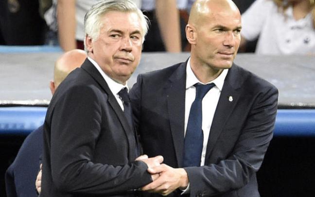 Ancelotti, con Zidane, cuando el francés era su segundo en el Madrid