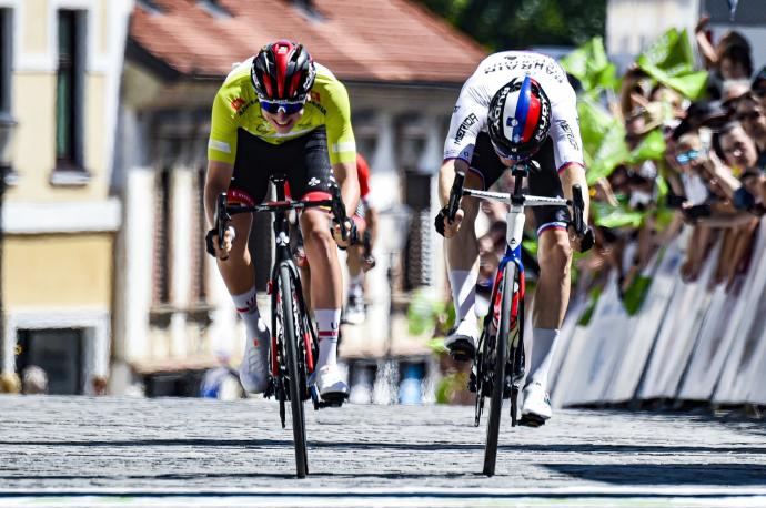 Pogacar bate a Mohoric en la última etapa del Tour de Eslovenia.