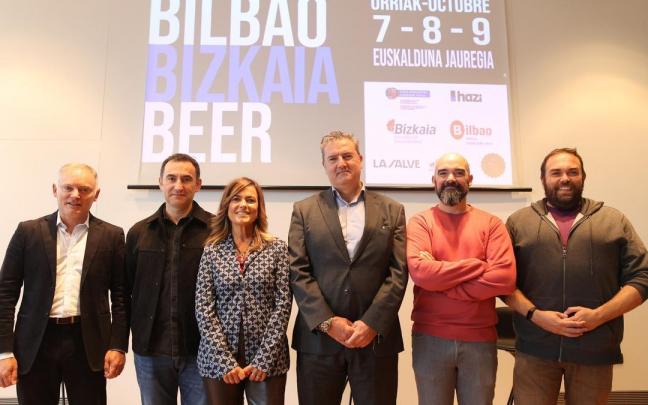 Representantes de las instituciones y organizadores del evento.