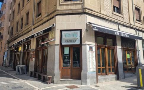 El exterior del bar Kantxa