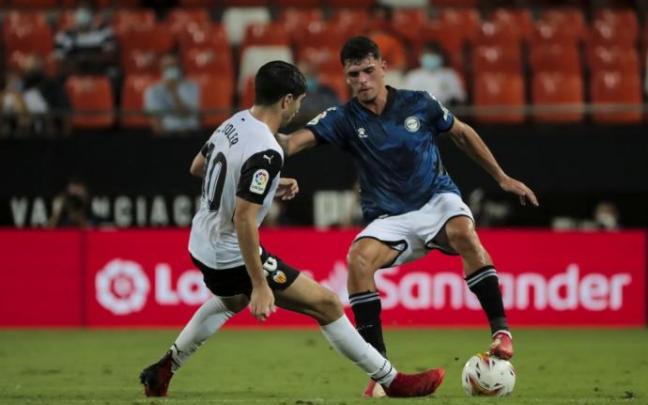 Javi López sustituyó a Duarte en el lateral izquierdo