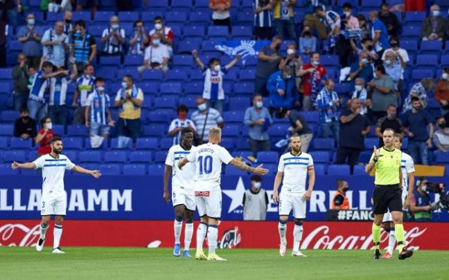 El Deportivo Alavés firma su segunda peor primera vuelta en la época moderna, tan solo superada por la del cuadro dirigido por Piterman-Cos, que se quedó en 15 puntos