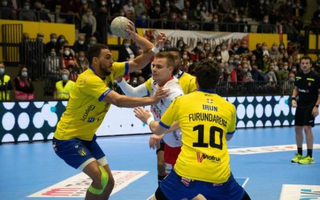 El Bidasoa fue el primer equipo en ganar en su pista al Viveros Herol esta temporada.