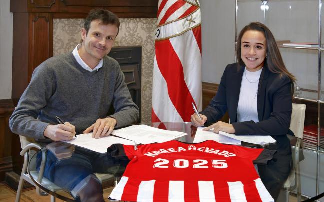 Nerea Nevado ha firmado en Ibaigane su nuevo contrato. Foto Athletic Club