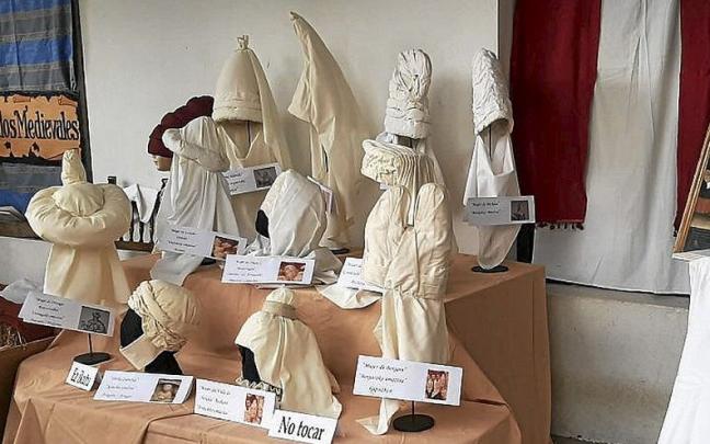 Parte de la colección de tocados.