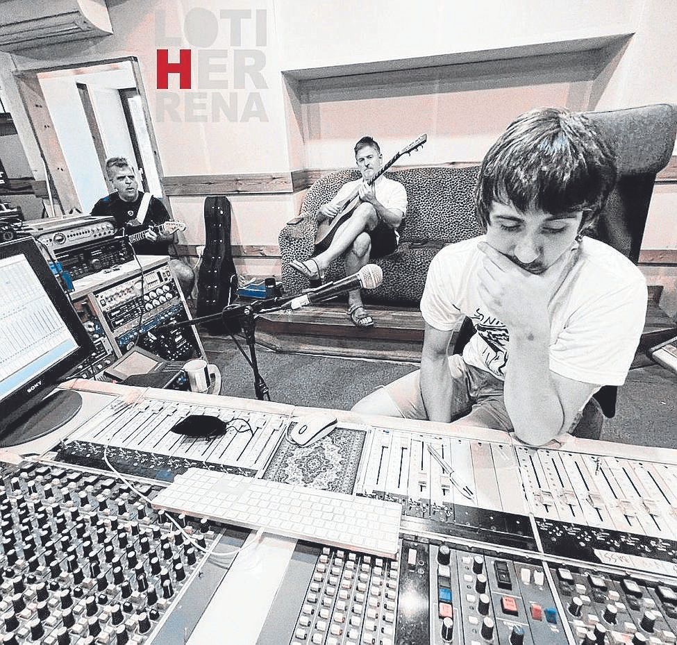 Zart kolektiboko kide batzuk lanean.