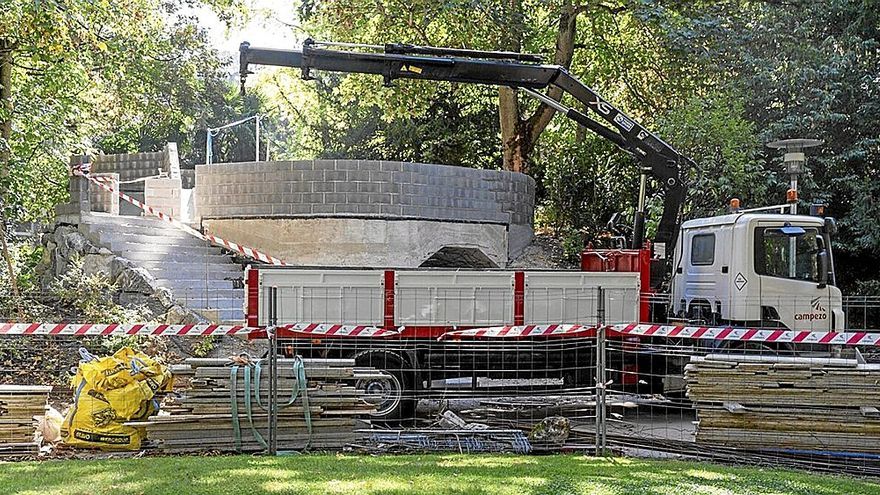 La estructura de la renovada gruta ya es visible en el parque de La Florida.