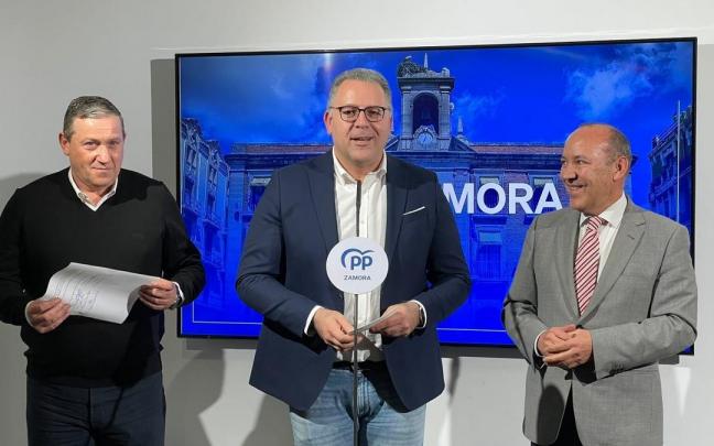 Jesús María Prada, en el centro