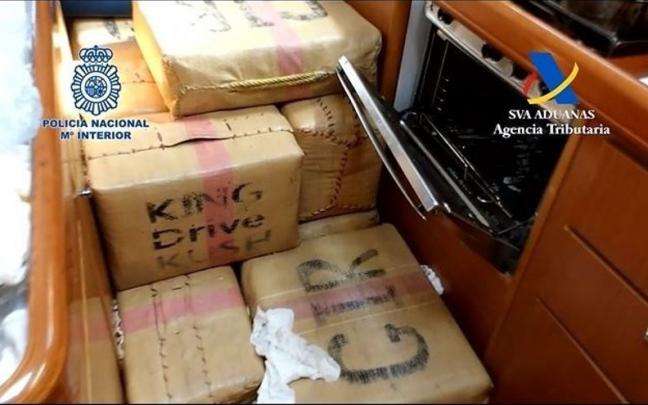 Droga incautada en el narcovelero 'Bibi'. Droga incautada en el narcovelero 'Bibi'.