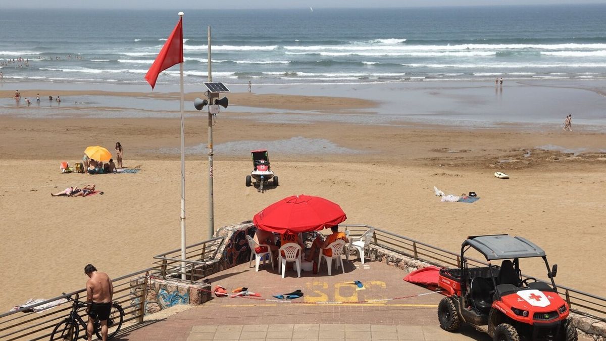 Habrá bandera roja en cinco playas de Bizkaia este sábado