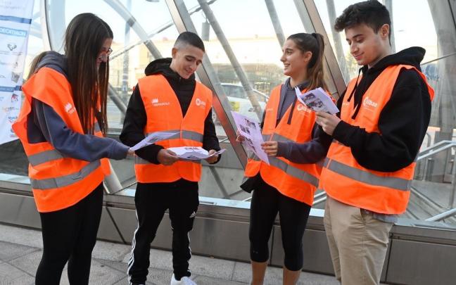 Los participantes Iraide Villena, Aitor Cilleros, Ihintza Alkain y Hugo Lara en Otxarkoaga (de izda. a dcha.)