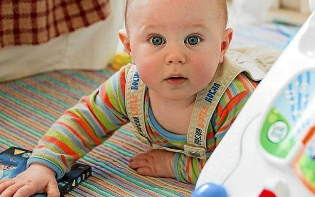 Un bebé como los que podrán hacer uso de Elkargunea. | FOTO: UDALA