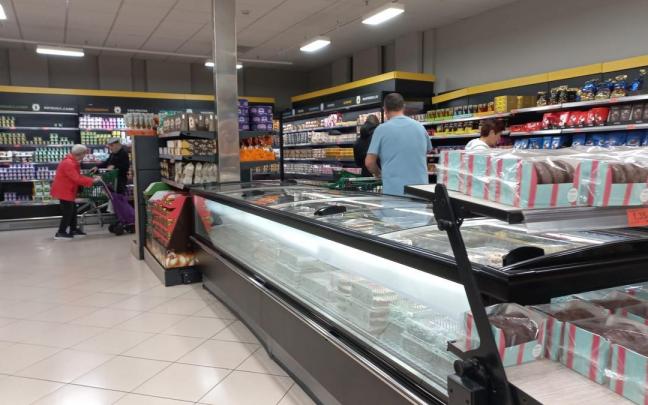 El supermercado de Vitoria que ha sacado a la venta este turr&oacute;n para sorpresa de los clientes