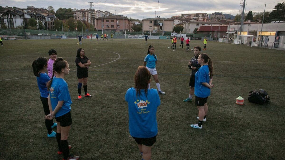 Jugadoras del Dunboa-Eguzki, en un entrenamiento en Irun.