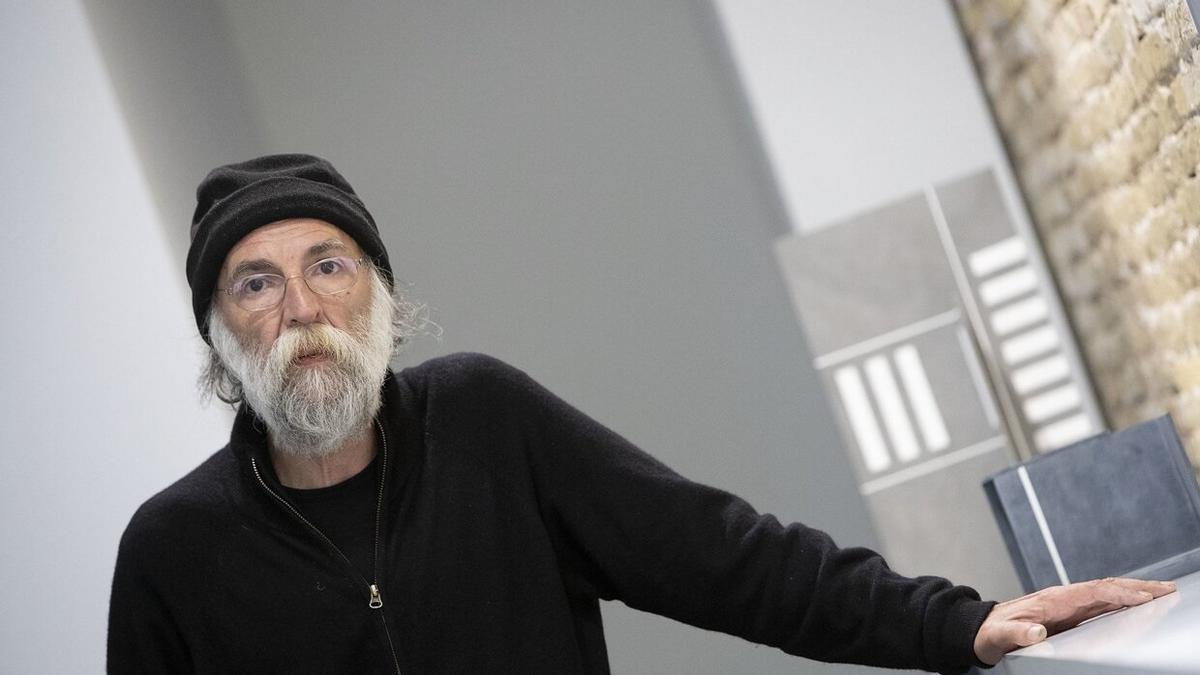 Félix Ortega, creador plástico y programador de Apaindu.