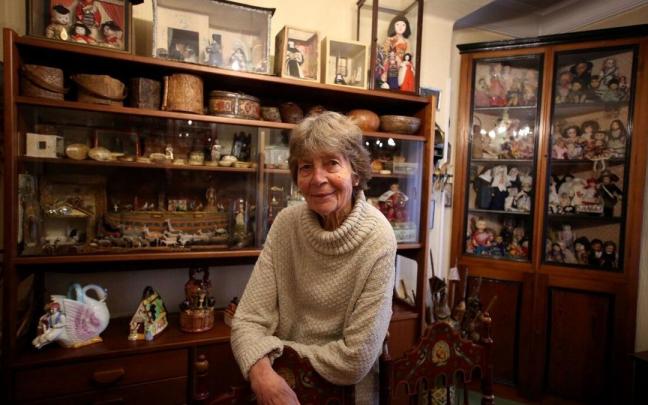 Gisela Wegener, que cumplió 83 años en marzo, posa en su museo. Llegó a Pamplona desde Bremen en 1962 para trabajar como terapeuta ocupacional en el hospital psiquiátrico. Gisela Wegener, que cumplió 83 años en marzo, posa en su museo. Llegó a Pamplona desde Bremen en 1962 para trabajar como terapeuta ocupacional en el hospital psiquiátrico.