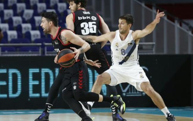 El Bilbao Basket pierde ante el Real Madrid y su futuro queda en manos del Estudiantes