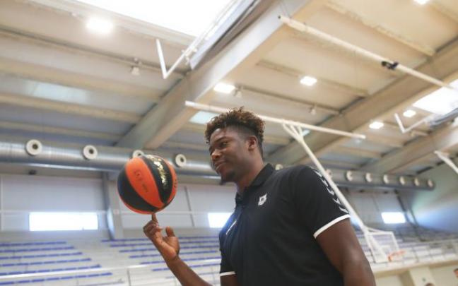 Ángel Delgado, en su presentación de ayer en el Colegio Irlandesas.