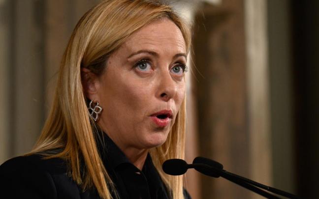 Meloni jura su cargo como primera ministra de Italia. Meloni jura su cargo como primera ministra de Italia.