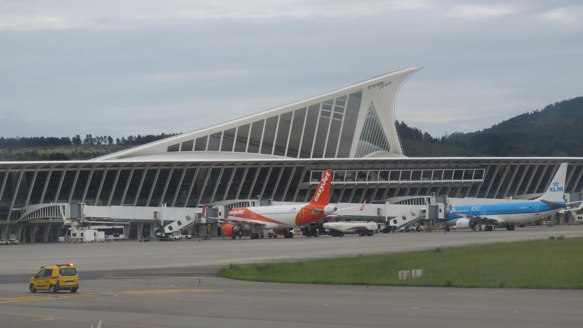 La entrada y salida de vuelos en el aeropuerto de Bilbao los próximos 10 días será continua