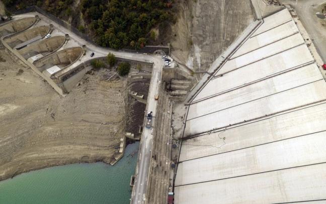 El embalse de Yesa, en mínimos históricos El embalse de Yesa, en mínimos históricos