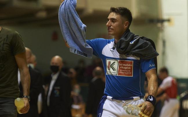 Peio Etxeberria, en la semifinal del Cuatro y Medio.