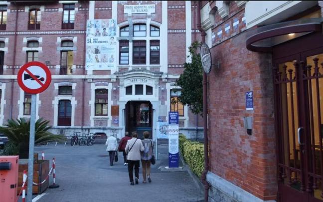 Entrada al hospital de Basurto.