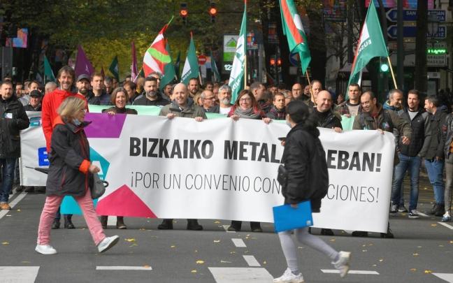 El sector del Metal emplea a más de 50.000 trabajadores en Bizkaia y 30.000 en Gipuzkoa. El sector del Metal emplea a más de 50.000 trabajadores en Bizkaia y 30.000 en Gipuzkoa.