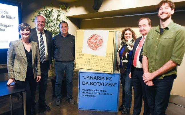 Miembros de Gobierno Vasco y Fundación Elika en la presentación del proyecto piloto para reducir el desperdicio alimentario Miembros de Gobierno Vasco y Fundación Elika en la presentación del proyecto piloto para reducir el desperdicio alimentario