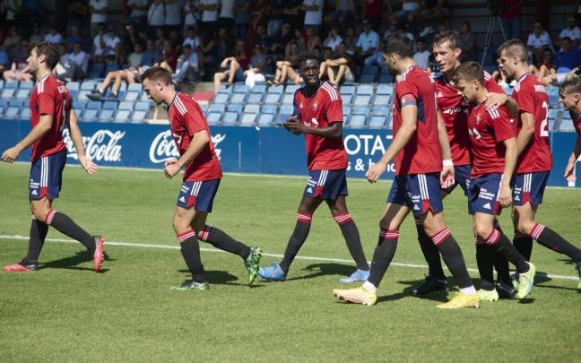 Los jugadores de Osasuna Promesas celebran un gol frente al Amorebieta Los jugadores de Osasuna Promesas celebran un gol frente al Amorebieta
