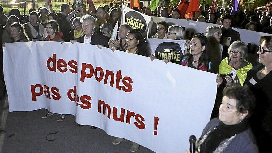 Contra los “controles racistas” en el Bidasoa